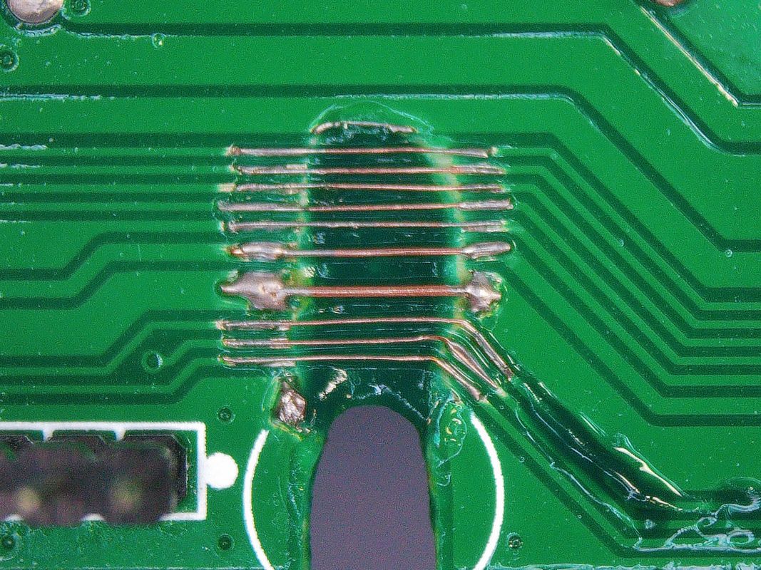 Massiver Platinenschaden mit fehlender Substanz